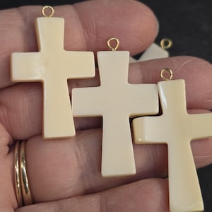 Vintage Melon Shell Cross Charm/Pendants - Lot of 4 (2041573)BayE-MS1-5
