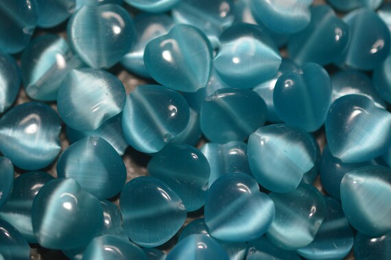 thumbnail image 2 of Stunning Big Grade A Glass Cat's Eye Cabochon - 25mm X 18mm Oval Flat Back For Jewelry Making 2 of 6