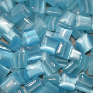 Soft Blue Cat&#39;s eye, Fiber Optic Glass 8mm Square shaped beads (2043137) C3-8-03