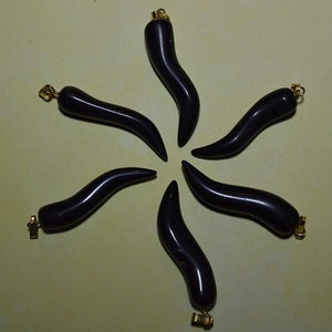 Vintage Black Agate Horn shaped pendants.- 1060281