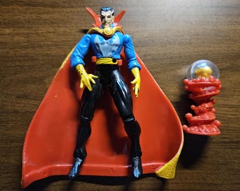 Dr. Strange Marvel Comics 1996 Toy Biz Action Figure Vintage Collectible