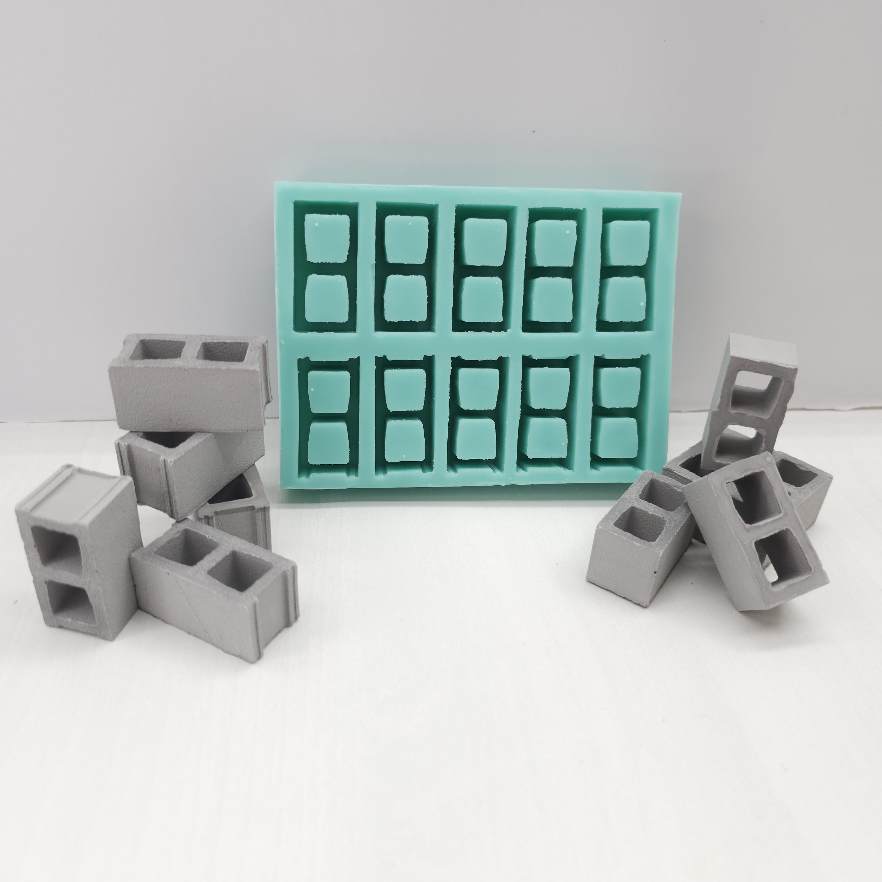 リアルなミニチュアコンクリートブロックのシリコン型 – 1:12スケール