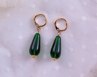 Green Teardrop Hoop Earrings. Emerald Glass, Gold. 18th Century, Regency, 19th Century, Georgian, Victorian, Historical Reproduction.