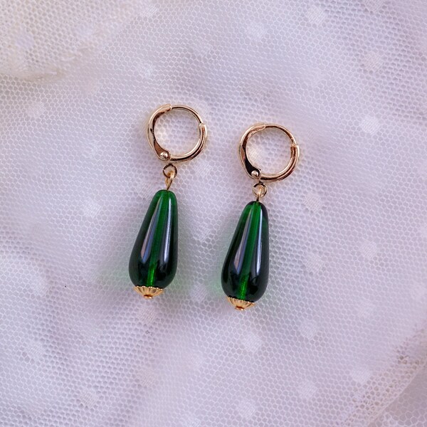 Green Teardrop Hoop Earrings. Emerald Glass, Gold. 18th Century, Regency, 19th Century, Georgian, Victorian, Historical Reproduction.