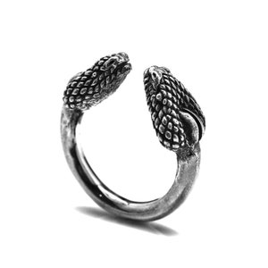 Anel Basilisco de prata esterlina 925/anel de cobra de prata/anel de animal/anel gótico/anel gótico/anel memento mori/anel de fantasia/anel de víbora