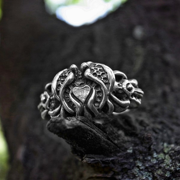 Petrichor 925 Sterling Silver Heartfly Ring / silver gothic ring / goth ring / biomechanical ring / steampunk ring / oxidized silver ring