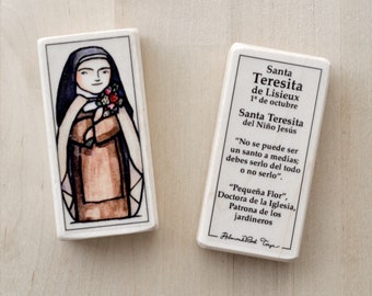 Spanish St Therese Patron Saint block with gift bag // Bloque católico de Santa Teresita de Lisieux en español // Juguetes católicos