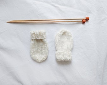 Easy Baby Mittens Knitting Pattern - Beginners Knitting Pattern - Learn to Knit Baby Mittens
