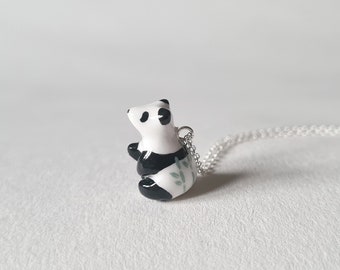 Handgefertigte Halskette mit Anhänger aus echtem Pandabär