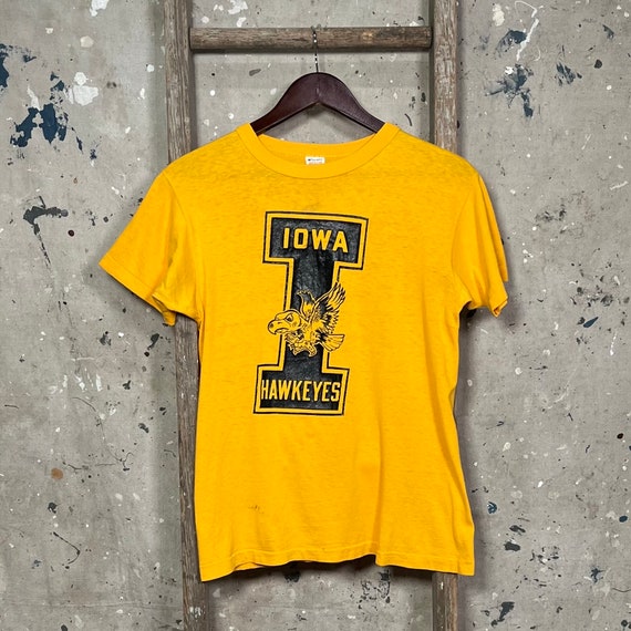 1980s Iowa University T-shirt Hawkeyes - image 2