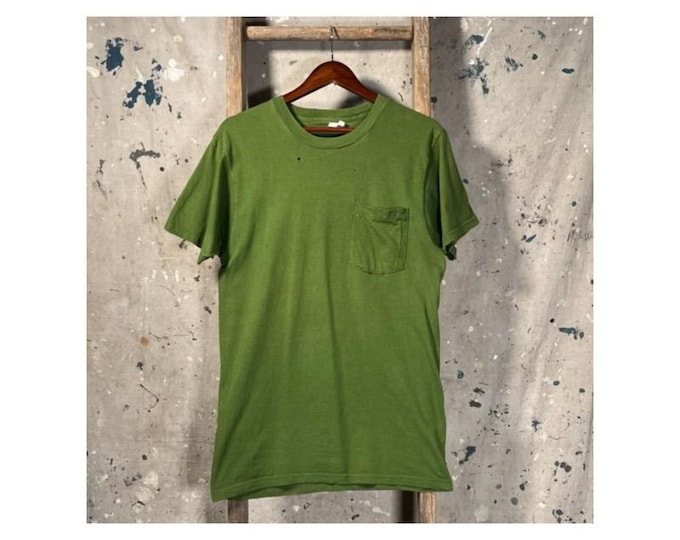 Faded Avocado  '90s Green Pocket T-shirt