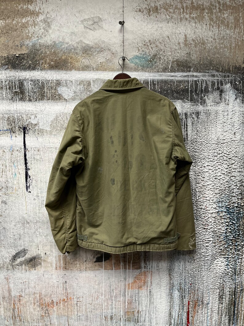 Discounted due to minor imperfections: Genuine US military A-2 deck jacket, men's size M equivalent, vintage. unclear Khaki type Vintage Second Hand main image 0