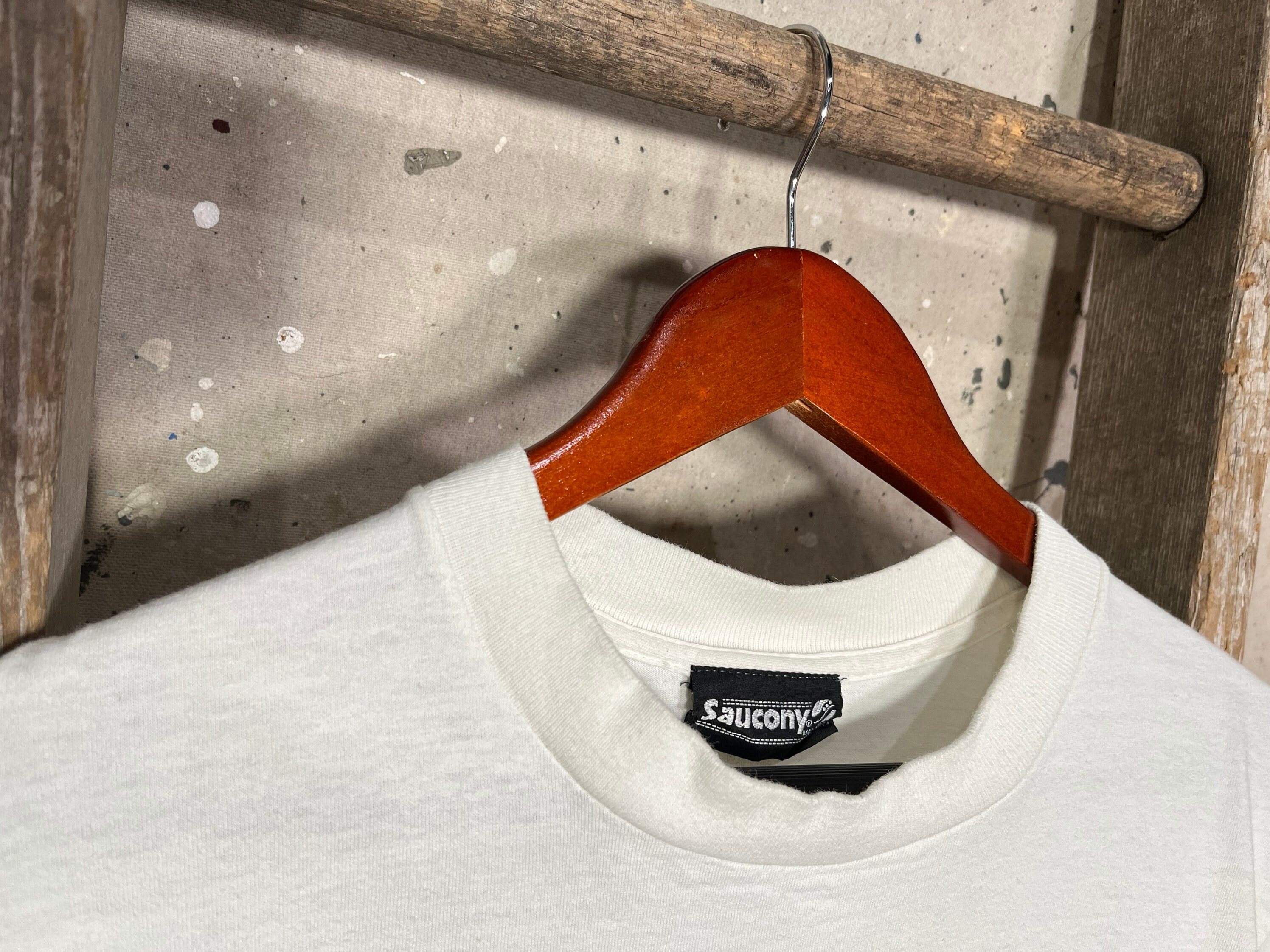 Saucony t on sale shirts orange