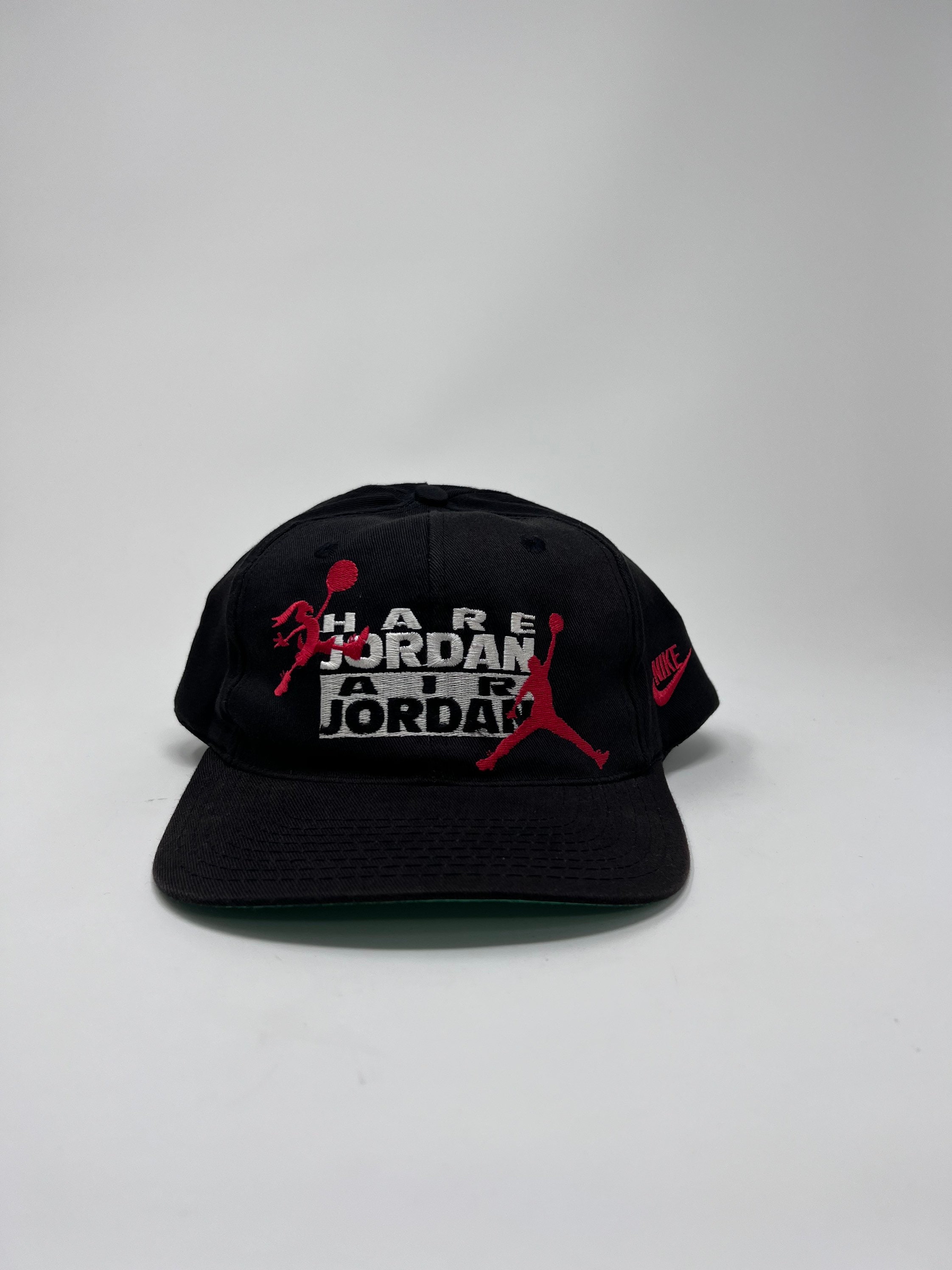 Bugs bunny nike best sale