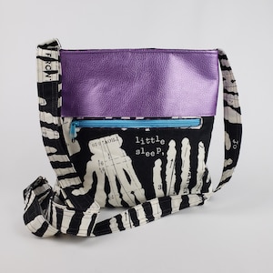 Handsy Crossbody Bag