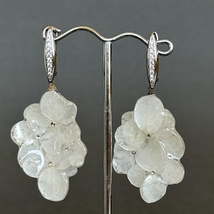 Weiße Ohrringe aus echten Hortensien, Hochzeiten Ohrringe, Handgemachte 3D Hortensien Blume Ohrringe, Baumeln Ohrringe, Brautschmuck