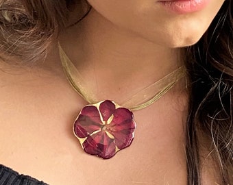 Geranium flower pendant, Red Geranium necklace, red flower resin, gilded flower, floral resin pendant, dark red pendant,Gift for Woman