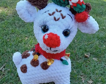 Crocheted Christmas Reindeer: Plush Holiday Decor