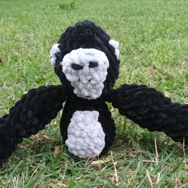 Crocheted gorilla tag small
