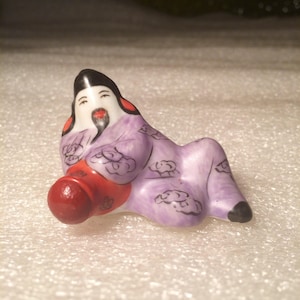 Vintage Asian Hand Painted Chinese Ancient Poet Tang Dynasty Snuff Bottle