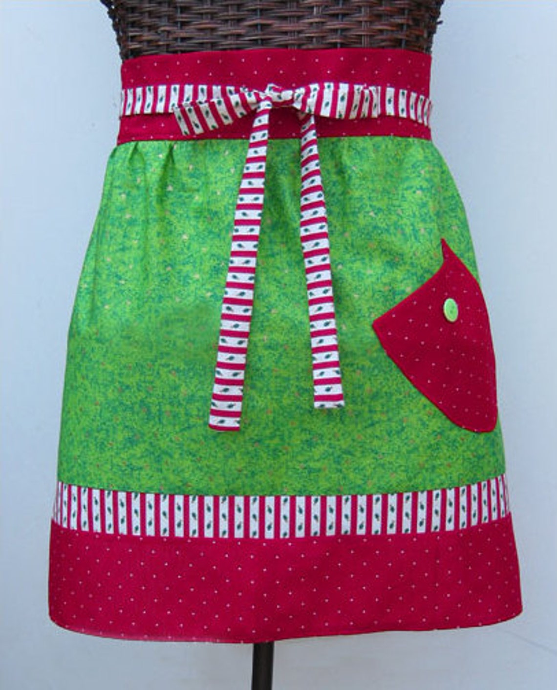 Christmas Half Apron Pattern, Peppermint Stripe, Red and Green, Front