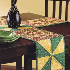 Four Panel Pinwheel Quilt Table Runner Handmade for Round or Square Tables Yellow Green Floral FREE US SHIPPING