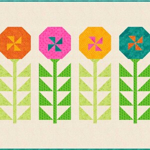 Op de afbeelding: Vier kleurrijke bloemen met een molenwiekenontwerp in het midden. De bloemen zijn oranje, roze, geel en turquoise. De bloemen staan op groene stelen met groene bladeren.