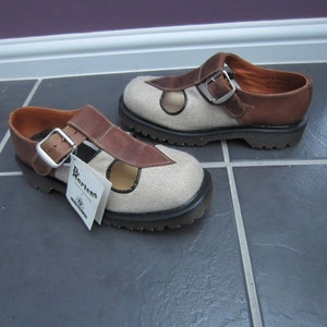 how do doc marten sandals fit