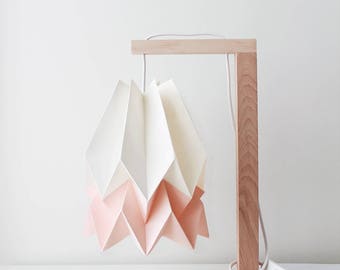 Tischlampe, Origami-Lampe | Tischlampe Polar Weiss mit Pastell Rosa Streifen mit Holz Struktur