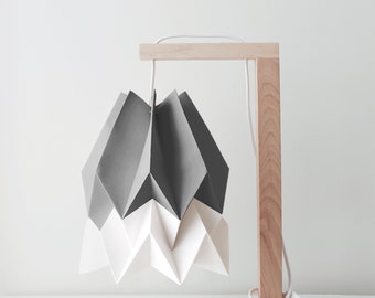 Lampe de table, lampe origami | Lampe de table gris alpin avec rayures blanc polaire et structure en bois