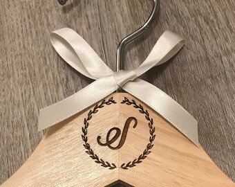 Personalised engraved dress coat hangers for wedding party bride maid of honour bridesmaid masculine wreath monogram initial