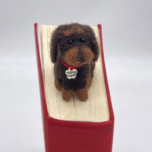 Bookmark brown rough-haired dachshund made of felt, gift for dog owners, book accessories