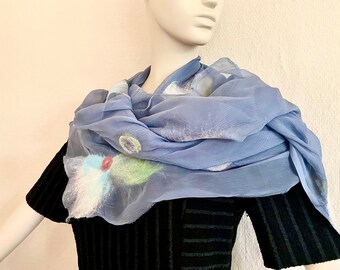 Schal aus Wolle und Seide, handgefilztes Halstuch blaugrau, leichter Damenschal für jede Jahreszeit, elegantes Tuch, Stola, Unikat