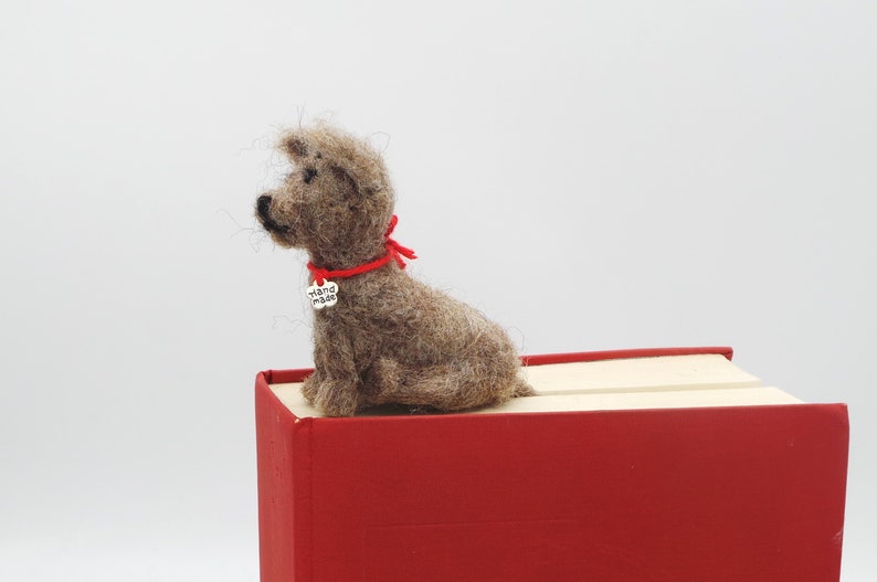 Bookmark felt dog, book marker made of felt, little dog sitting on the book image 3