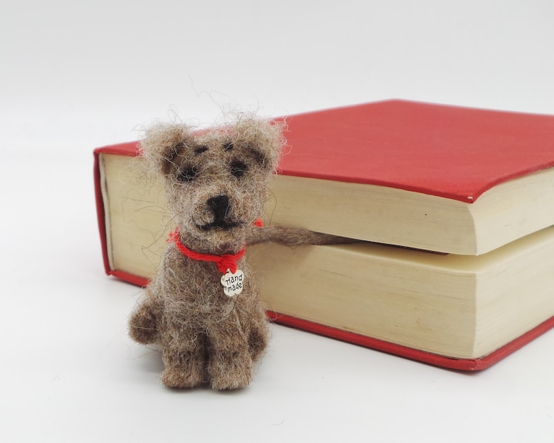 Bookmark felt dog, book marker made of felt, little dog sitting on the book image 1