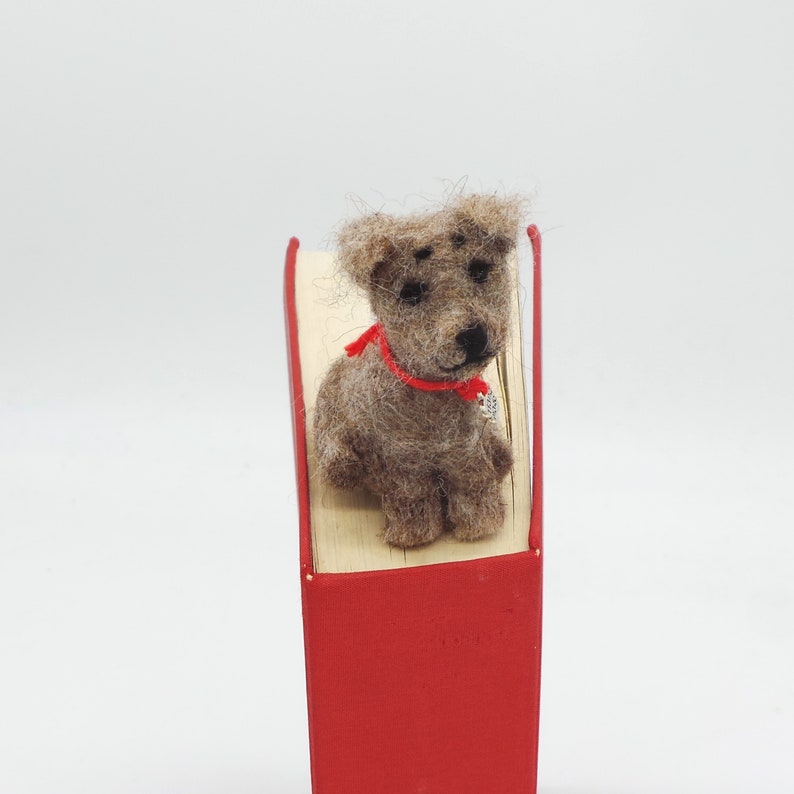 Bookmark felt dog, book marker made of felt, little dog sitting on the book image 2