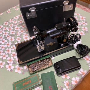 Singer Featherweight 221 Centennial