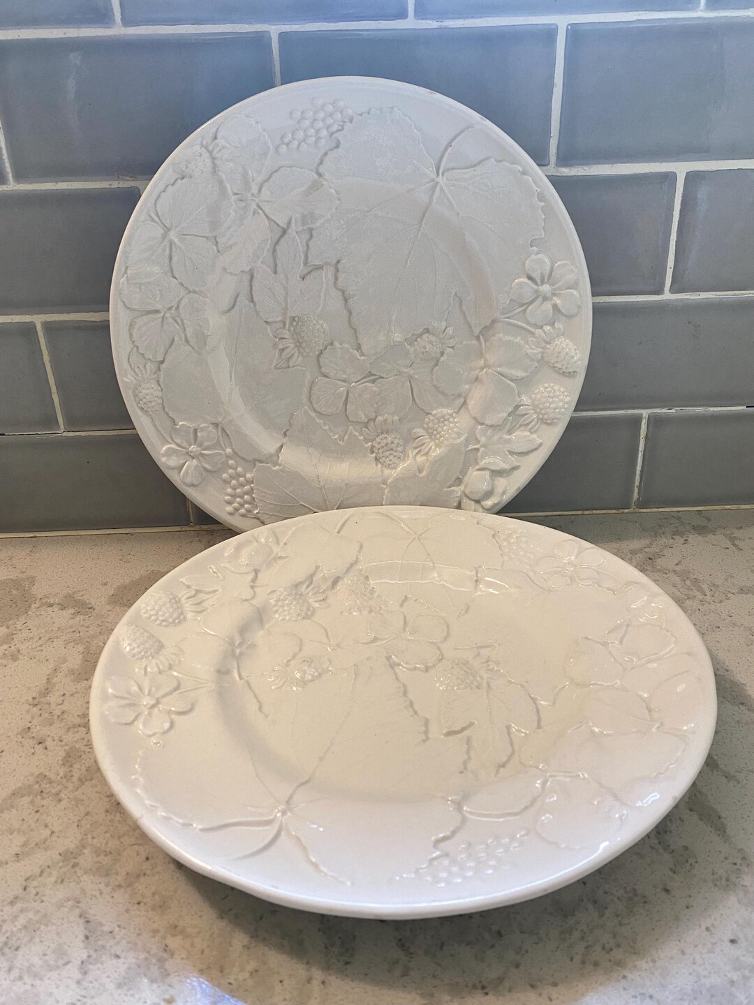 Vintage White Italian Majolica Plates - Etsy