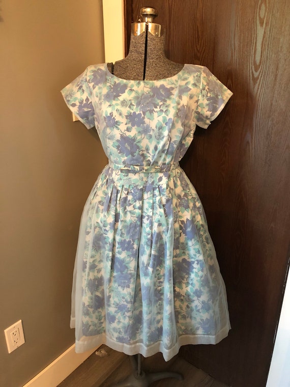 Gorgeous floral vintage 50s dress with sheer over… - image 1