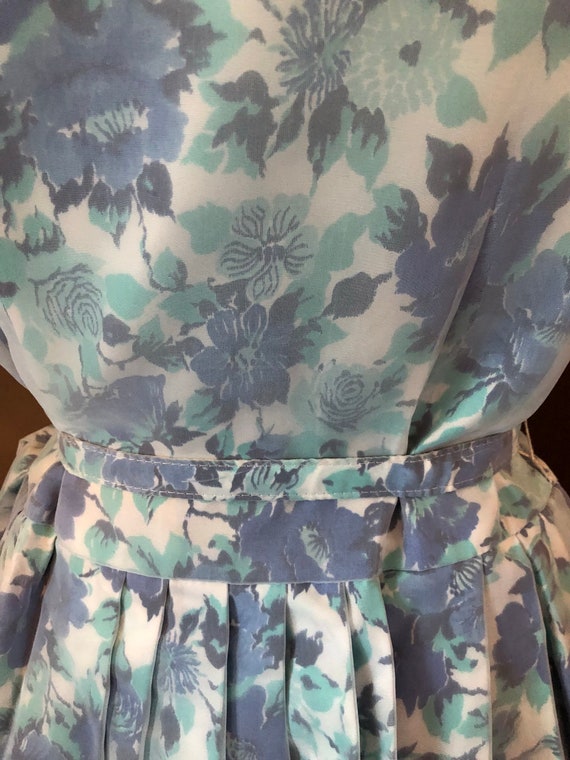 Gorgeous floral vintage 50s dress with sheer over… - image 7