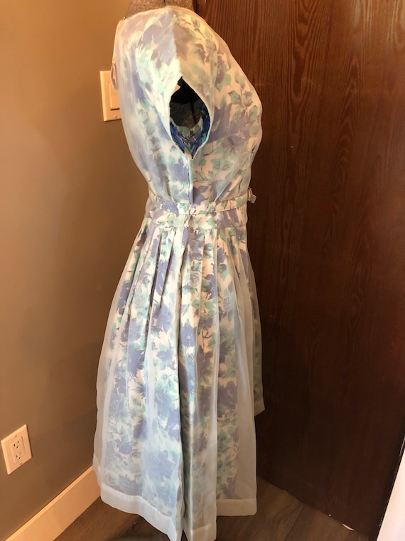 Gorgeous floral vintage 50s dress with sheer over… - image 5