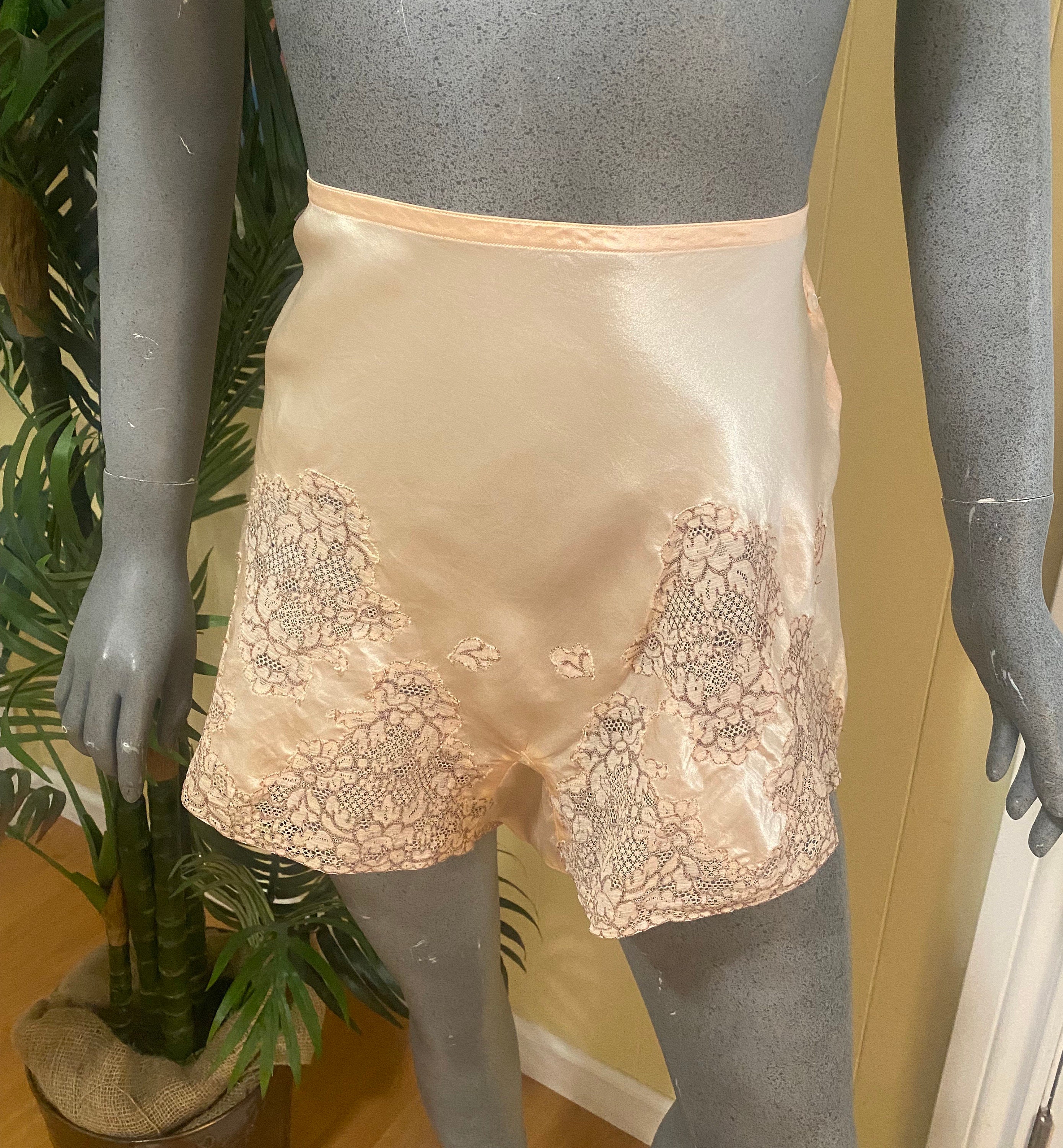 Larger Size Vintage 1930s Light Peach Soft Rayon Knit Tap Pants Panties  With Lace Waist 32 - Another Time Vintage Apparel And Other Fine Delights