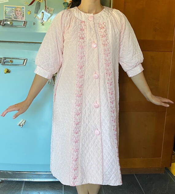 Vintage light pink quilted robe