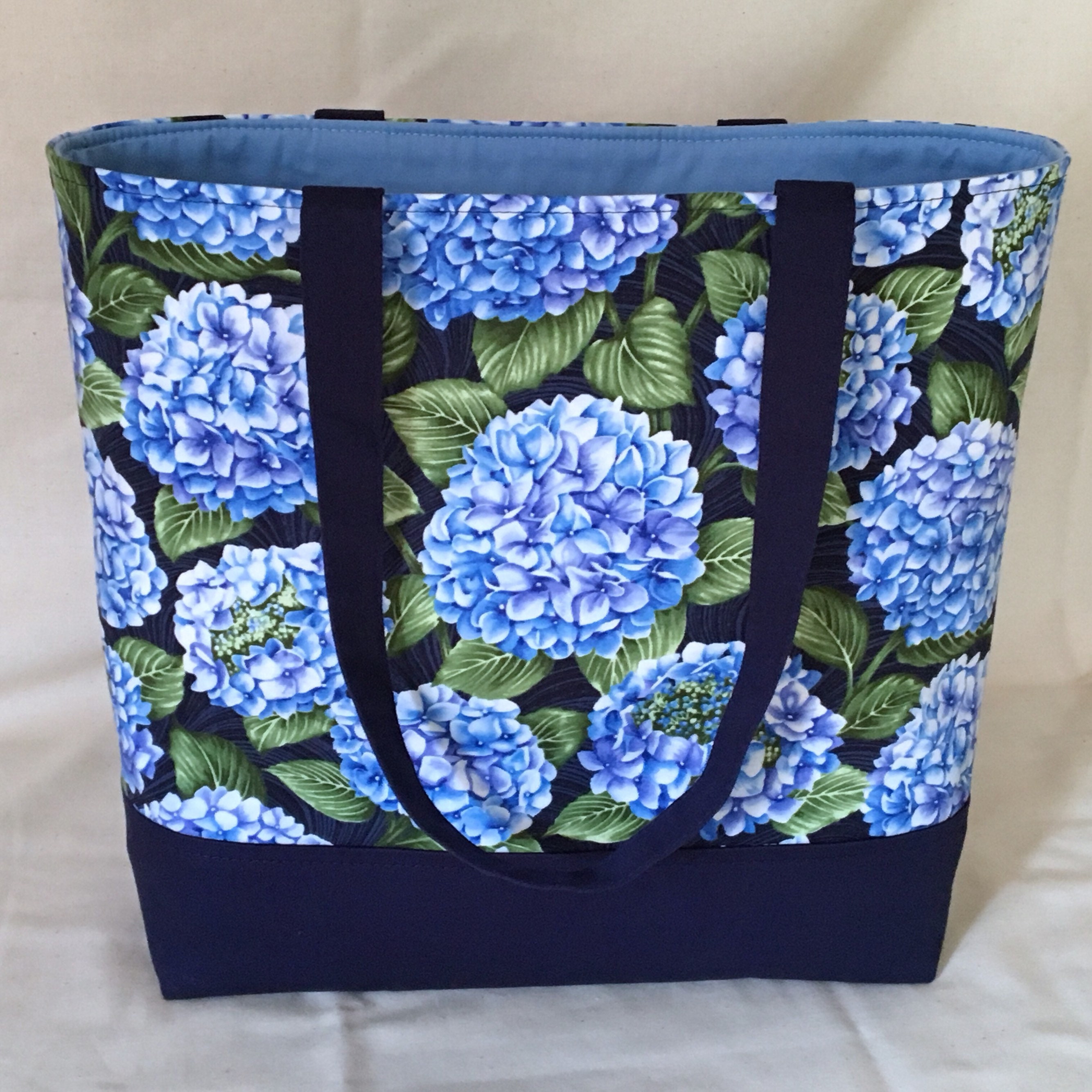 snap closure tote bag