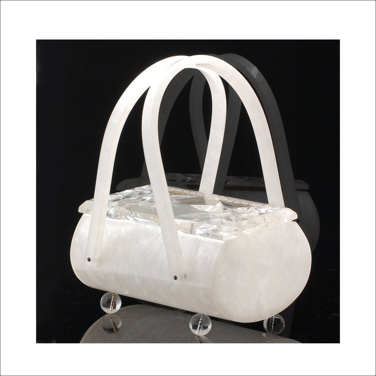 ★SCULPTOR★ Granny Lucite Handle Bag Ivory SC24S516IV Granny Lucite Handle Bag Ivory – Sculptor