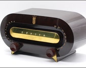 1951 Zenith Bakelite Tube Racetrack Tube AM Radio Restored