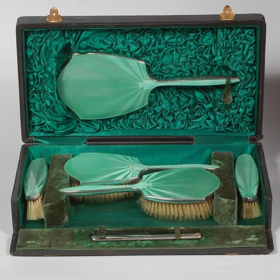 1935 Sterling Silver Guilloche Enamel Vanity Set, Mint Green  display picture 3