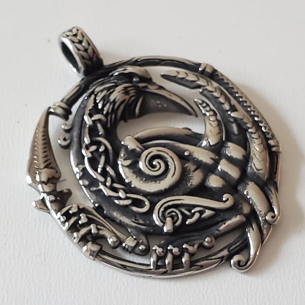 304 Stainless Steel Raven Pendant, Odin Crow and Spear, Antique Silver, 47.5x38x7mm, Hole: 5.5x4.5mm, 1 Pc.