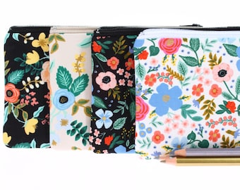 Estuche con cremallera de tela y papel con diseño de rifle: neceser floral para maquillaje, cosméticos y teléfono, estuche para lápices.
