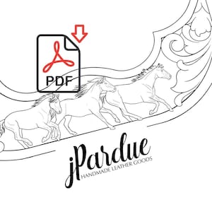 Op de afbeelding: Zwart-witte lijntekening van drie rennende paarden. De illustratie is op een witte achtergrond met een decoratieve rand en de tekst "jpar due HANDMADE LEATHER GOODS". Een PDF-pictogram met een pijl die naar beneden wijst bevindt zich in de linkerbovenhoek.